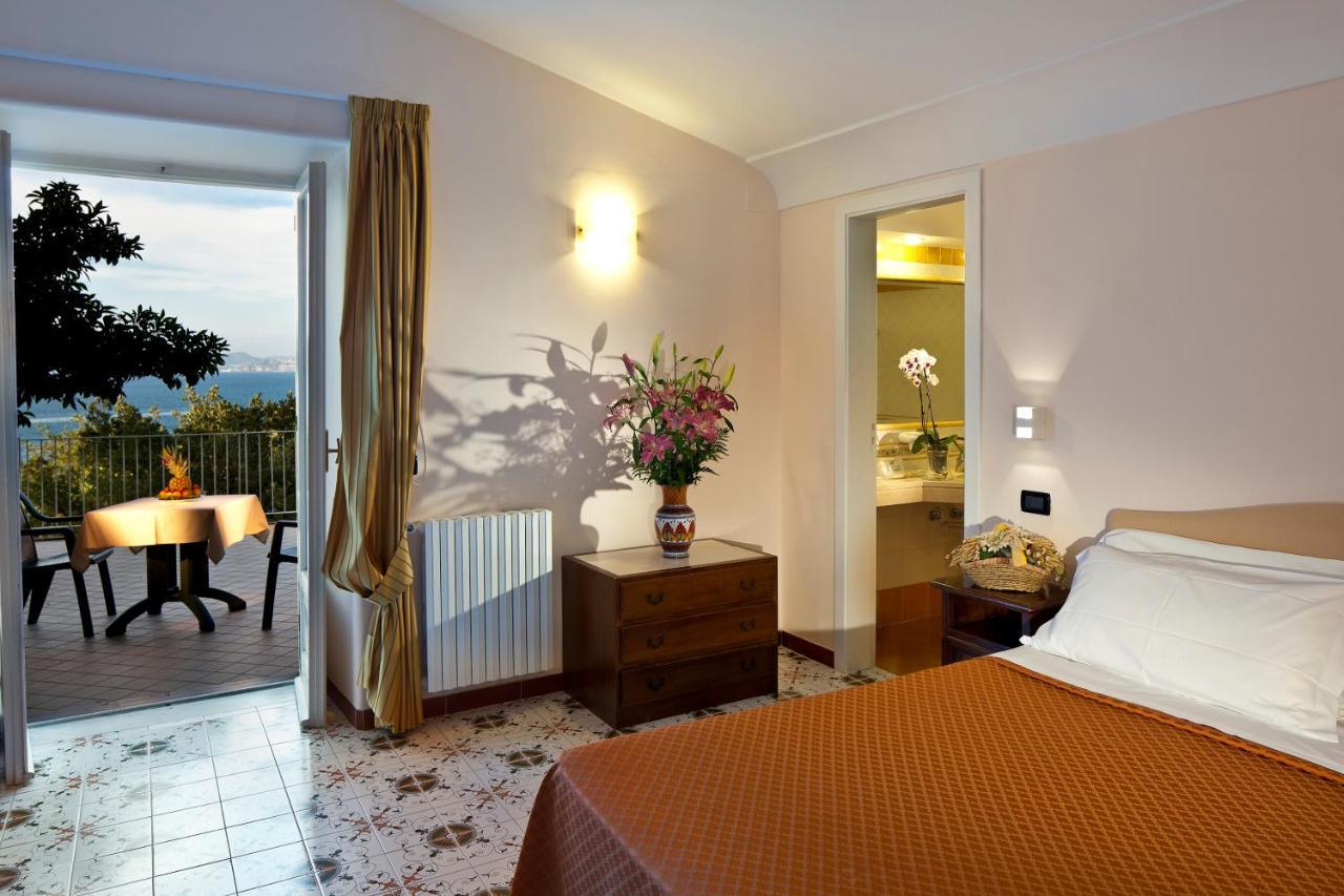 Le Querce Sea Thermae & 4* Ísquia